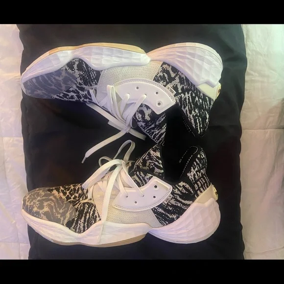 Adidas Harden Vol. 4 Cookies & Cream size 11.5